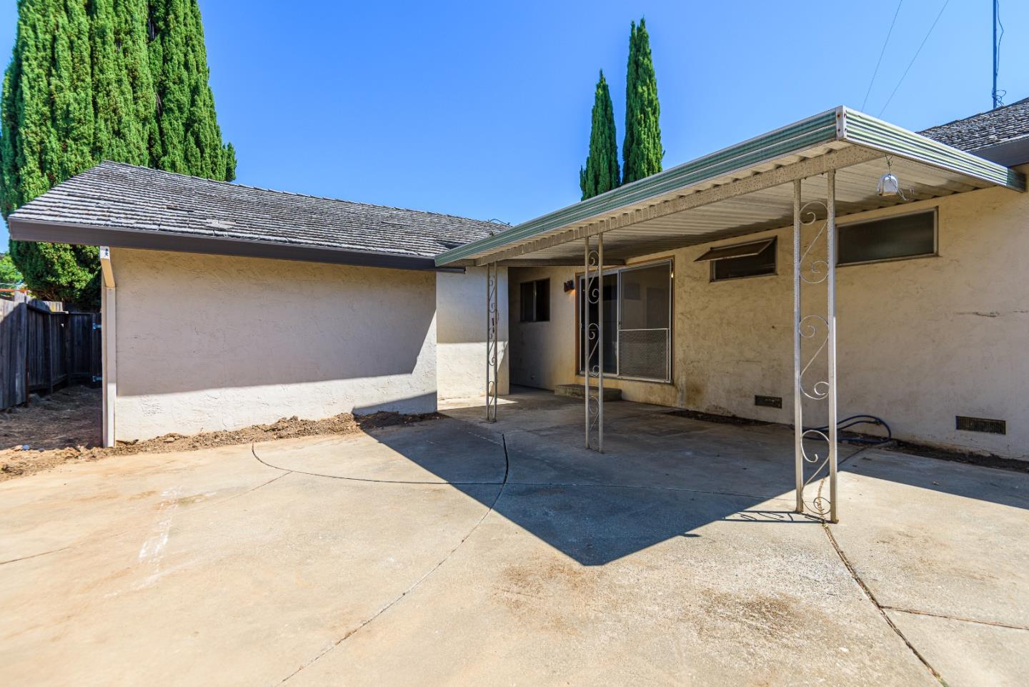 Detail Gallery Image 6 of 19 For 7558 Rainbow Dr, Cupertino,  CA 95014 - 4 Beds | 2 Baths