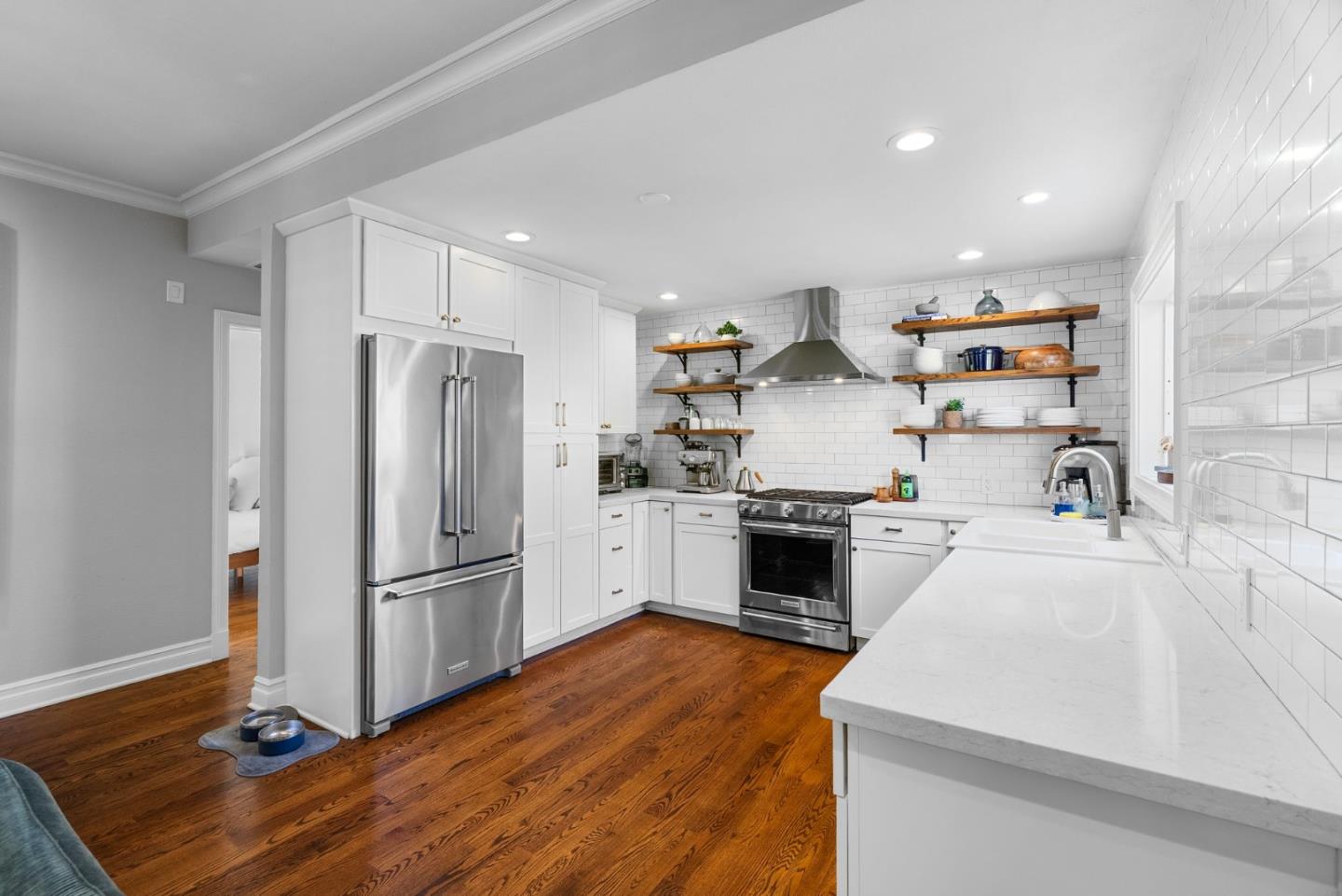 Detail Gallery Image 8 of 75 For 1201 Hester Ave, San Jose,  CA 95126 - 4 Beds | 3 Baths