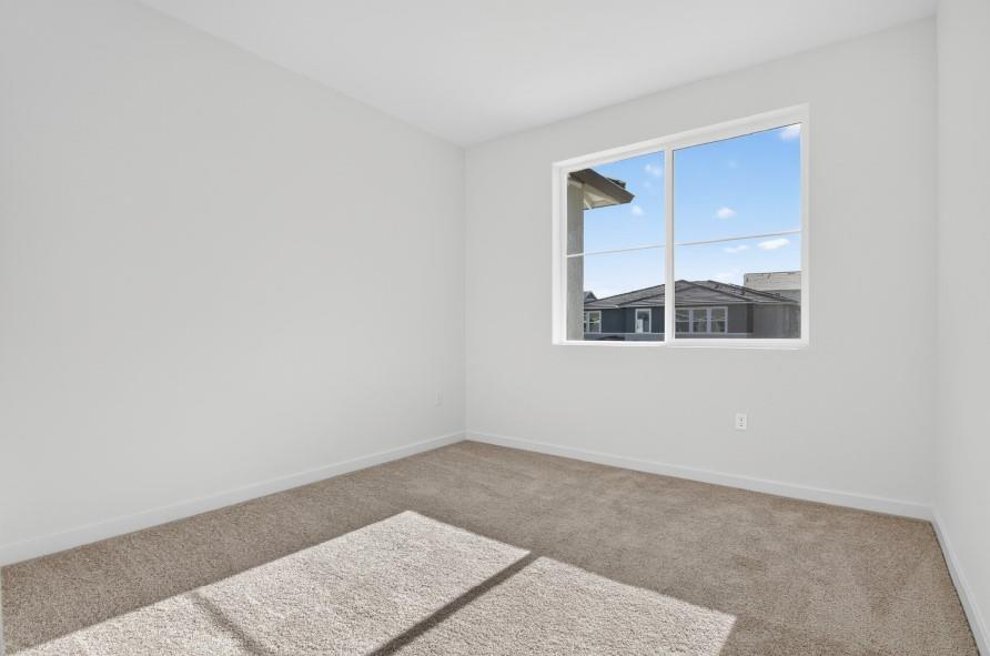 Detail Gallery Image 10 of 14 For 6008 Big Sky Dr, Fairfield,  CA 94533 - 4 Beds | 3 Baths