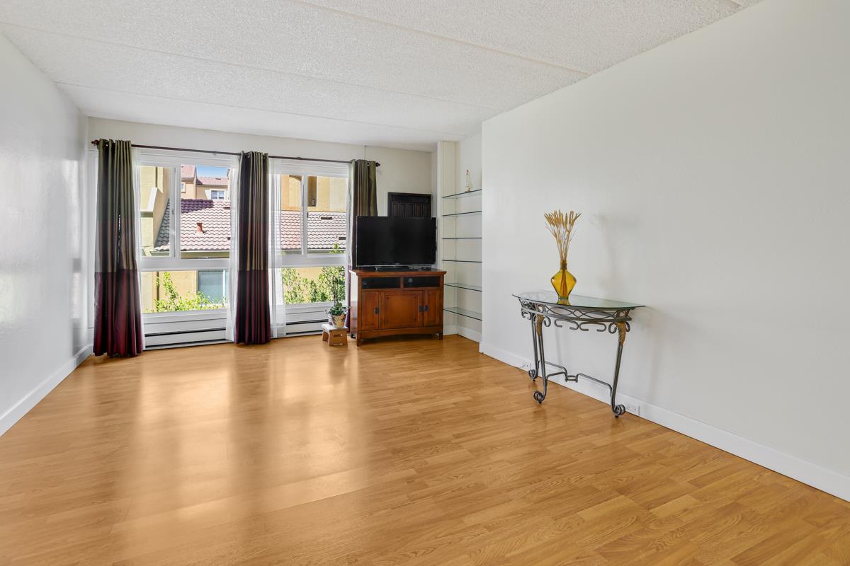 Detail Gallery Image 4 of 17 For 1700 Civic Center Dr #214,  Santa Clara,  CA 95050 - 1 Beds | 1 Baths