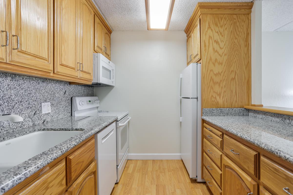 Detail Gallery Image 6 of 17 For 1700 Civic Center Dr #214,  Santa Clara,  CA 95050 - 1 Beds | 1 Baths