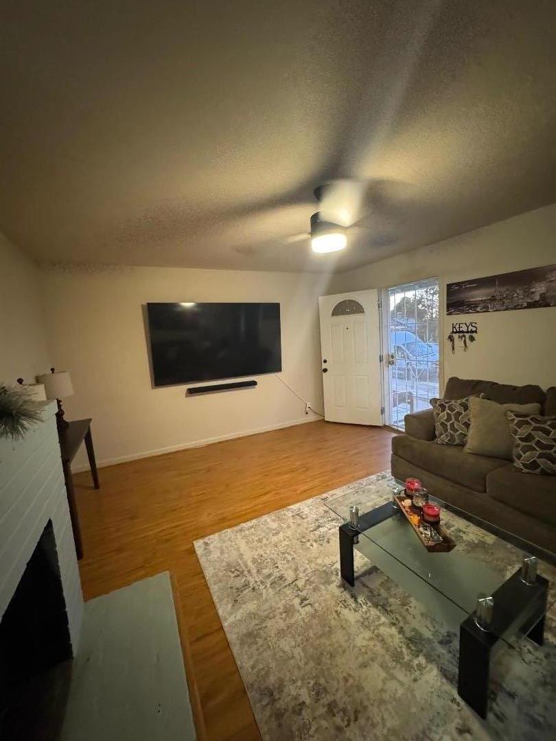 Detail Gallery Image 4 of 56 For 401 San Joaquin Ave, Antioch,  CA 94509 - 2 Beds | 1 Baths