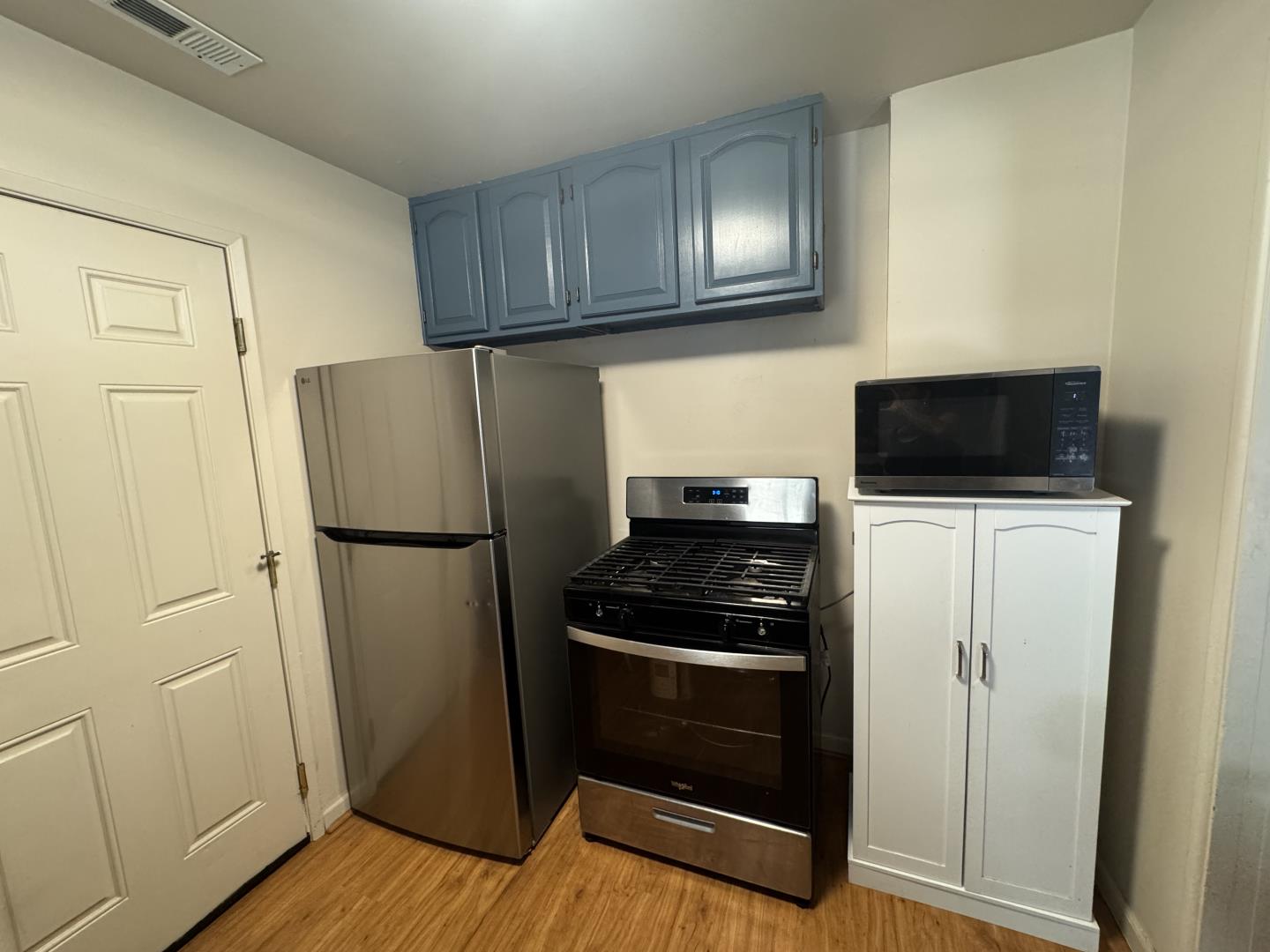 Detail Gallery Image 9 of 56 For 401 San Joaquin Ave, Antioch,  CA 94509 - 2 Beds | 1 Baths
