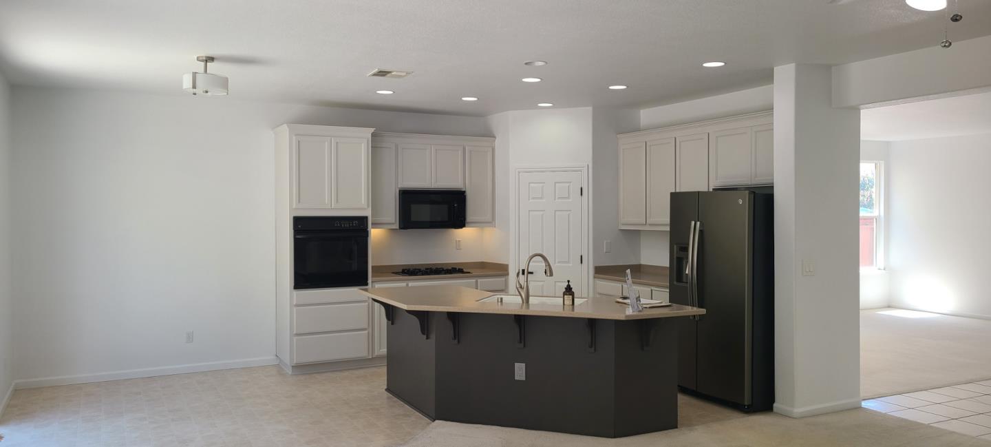 Detail Gallery Image 5 of 15 For 790 Everglades Ln, Tracy,  CA 95377 - 3 Beds | 2/1 Baths