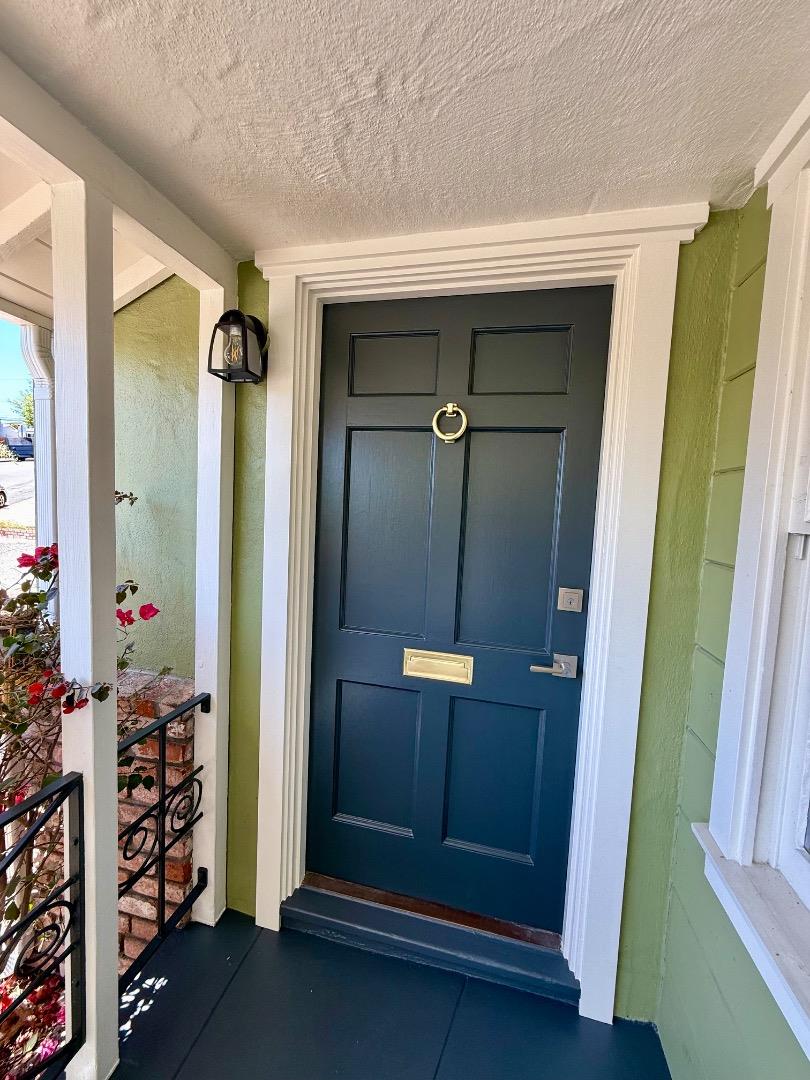 Detail Gallery Image 20 of 22 For 1082 Lupin Way, San Carlos,  CA 94070 - 5 Beds | 3/1 Baths