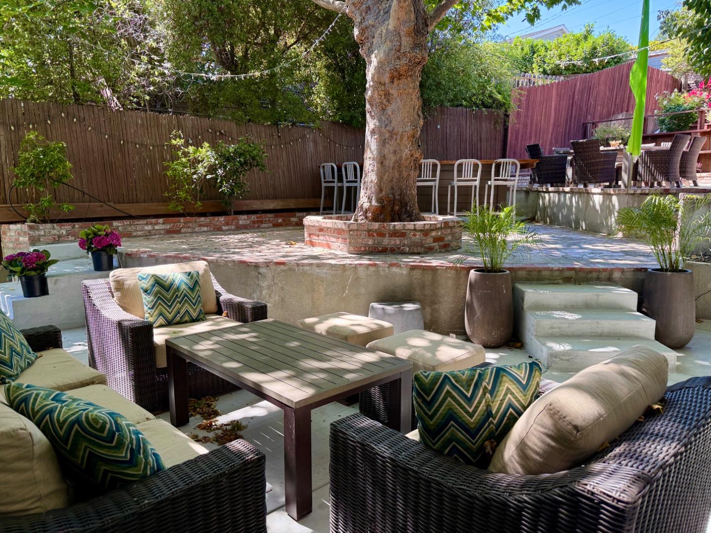 Detail Gallery Image 9 of 22 For 1082 Lupin Way, San Carlos,  CA 94070 - 5 Beds | 3/1 Baths