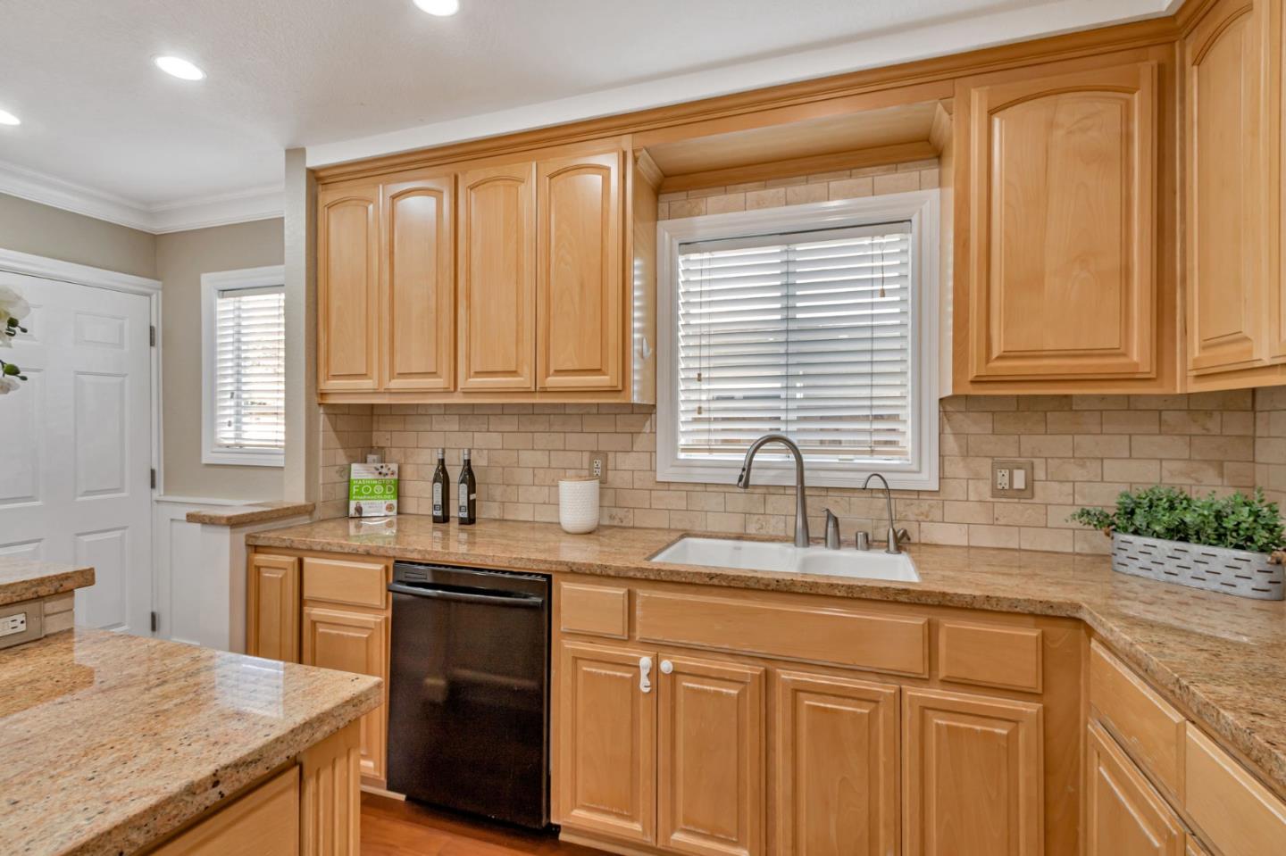 Detail Gallery Image 13 of 40 For 445 N 16th St, San Jose,  CA 95112 - 3 Beds | 2 Baths