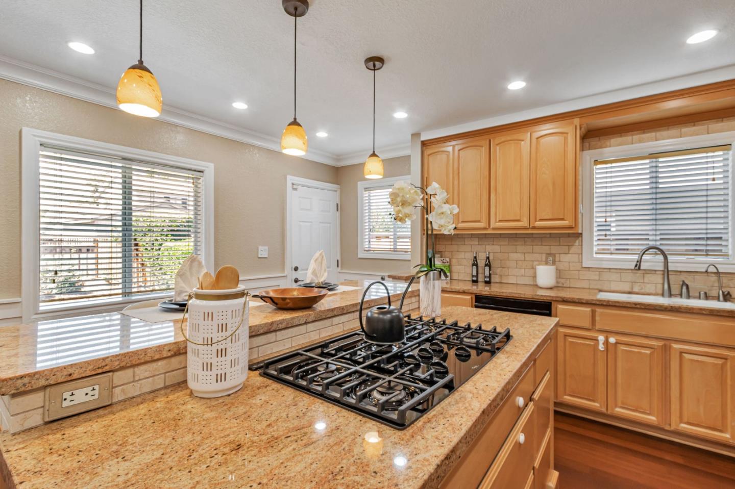 Detail Gallery Image 14 of 40 For 445 N 16th St, San Jose,  CA 95112 - 3 Beds | 2 Baths