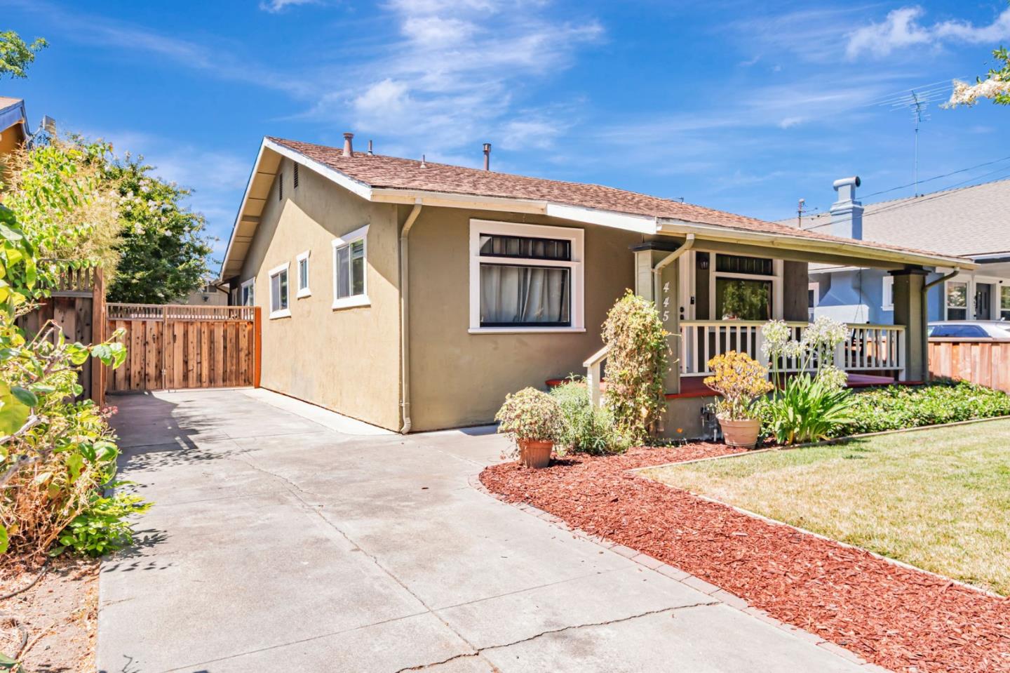 Detail Gallery Image 3 of 40 For 445 N 16th St, San Jose,  CA 95112 - 3 Beds | 2 Baths