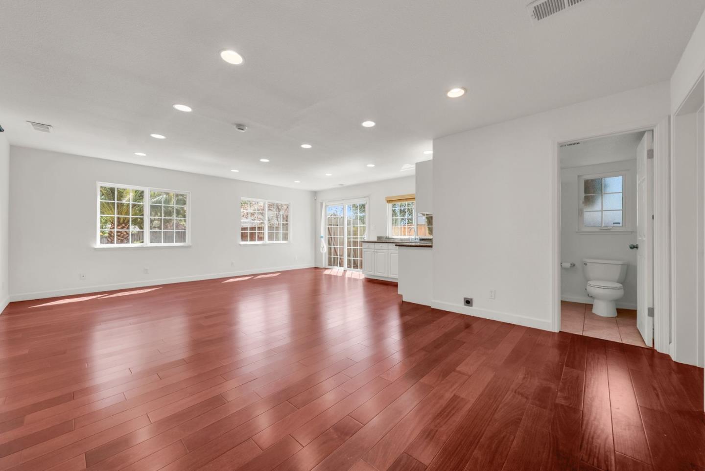 Detail Gallery Image 13 of 80 For 6252 Placid Ct, San Jose,  CA 95135 - 7 Beds | 5 Baths