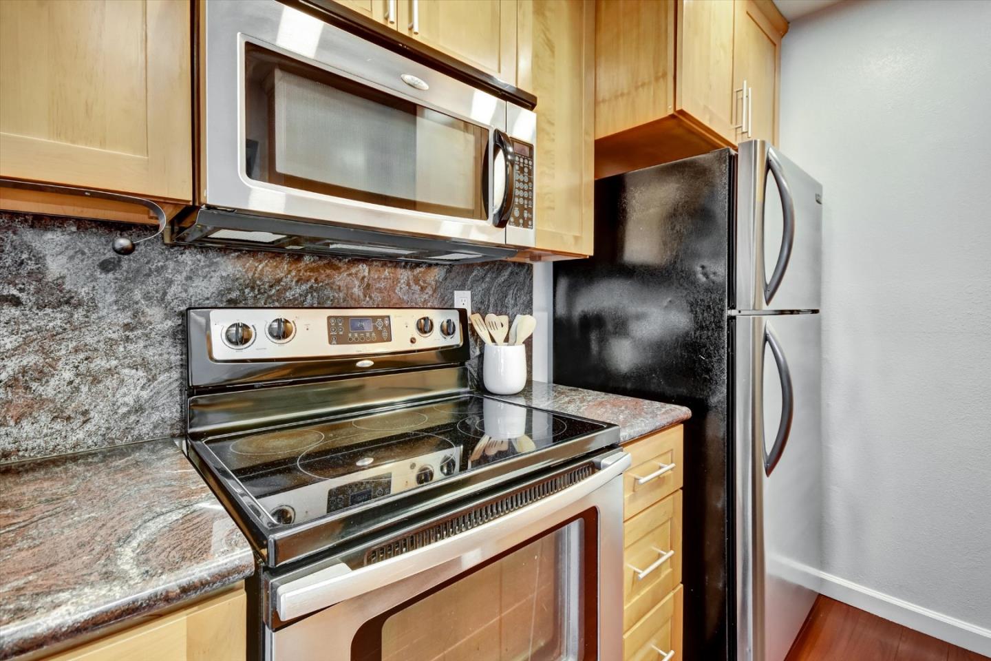 Detail Gallery Image 17 of 48 For 1129 Foxchase Dr, San Jose,  CA 95123 - 2 Beds | 2 Baths