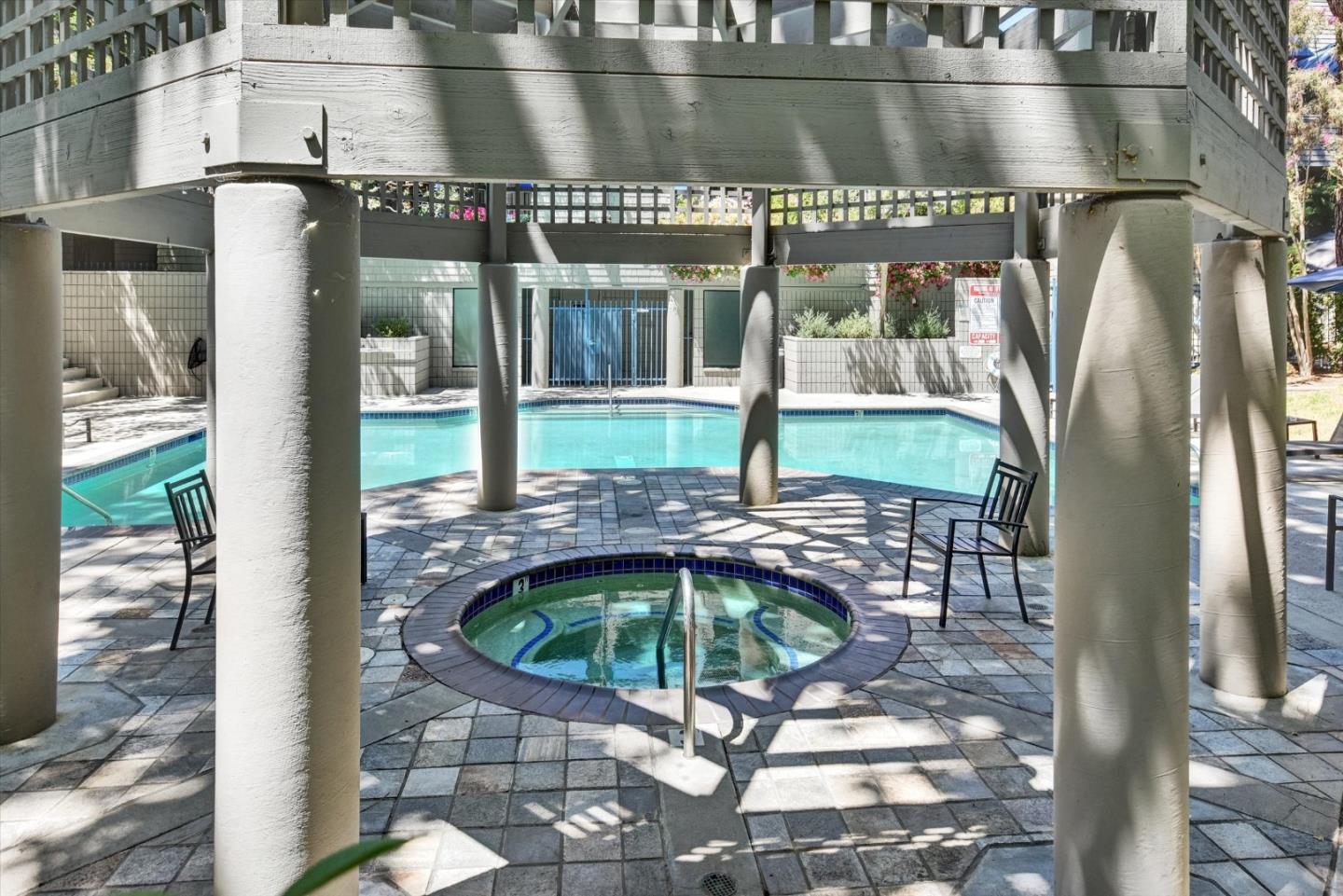 Detail Gallery Image 43 of 48 For 1129 Foxchase Dr, San Jose,  CA 95123 - 2 Beds | 2 Baths