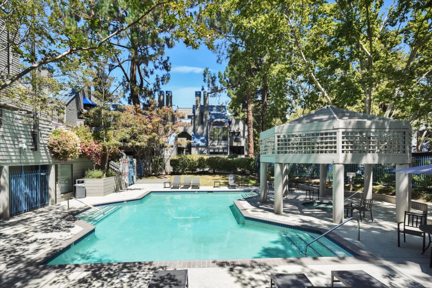 Detail Gallery Image 45 of 48 For 1129 Foxchase Dr, San Jose,  CA 95123 - 2 Beds | 2 Baths