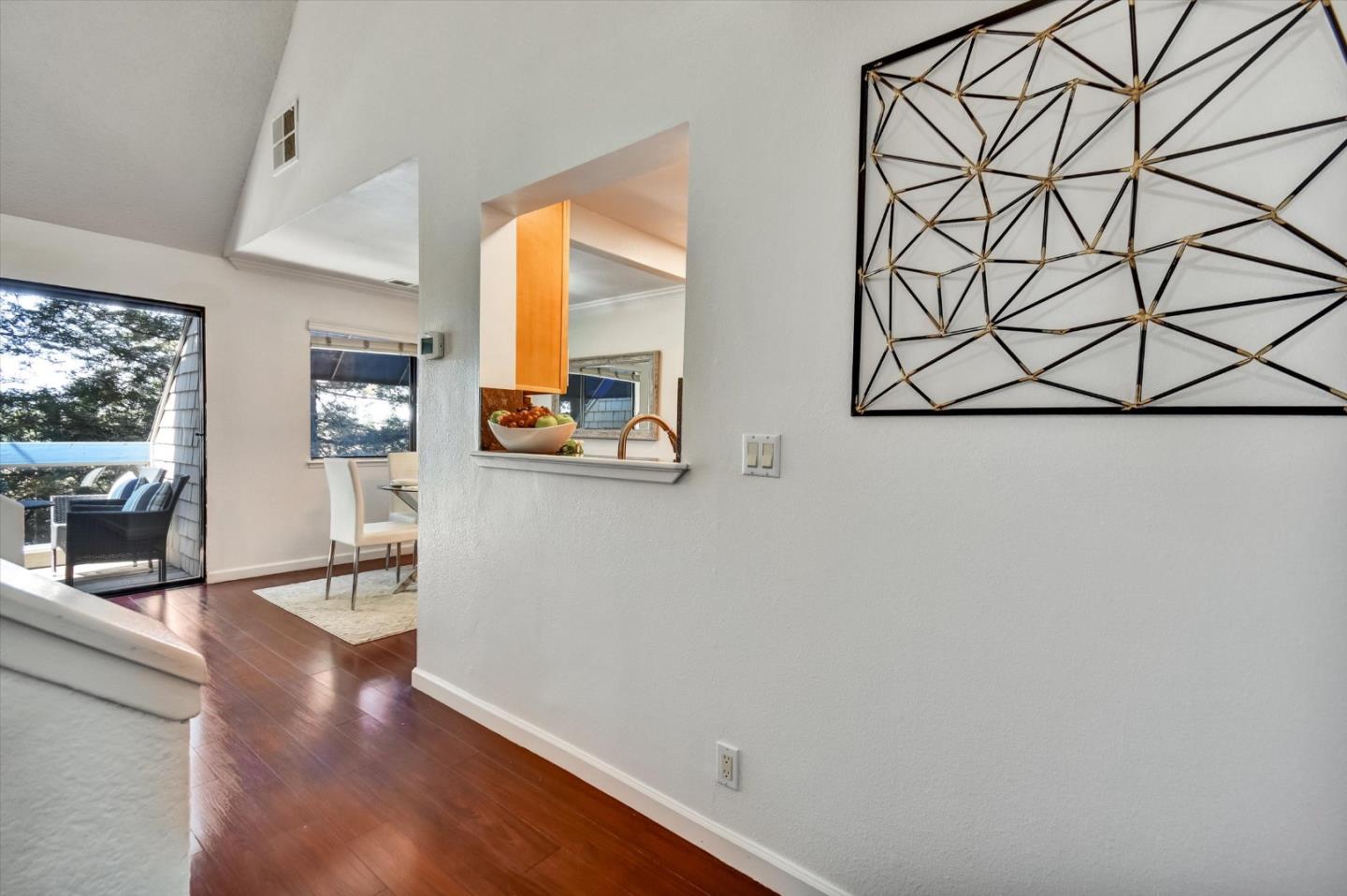 Detail Gallery Image 5 of 48 For 1129 Foxchase Dr, San Jose,  CA 95123 - 2 Beds | 2 Baths