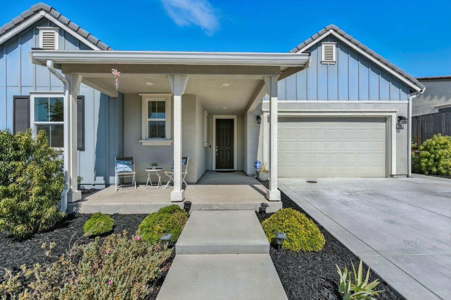 Detail Gallery Image 4 of 41 For 1555 Sawana Way, Gilroy,  CA 95020 - 3 Beds | 2 Baths