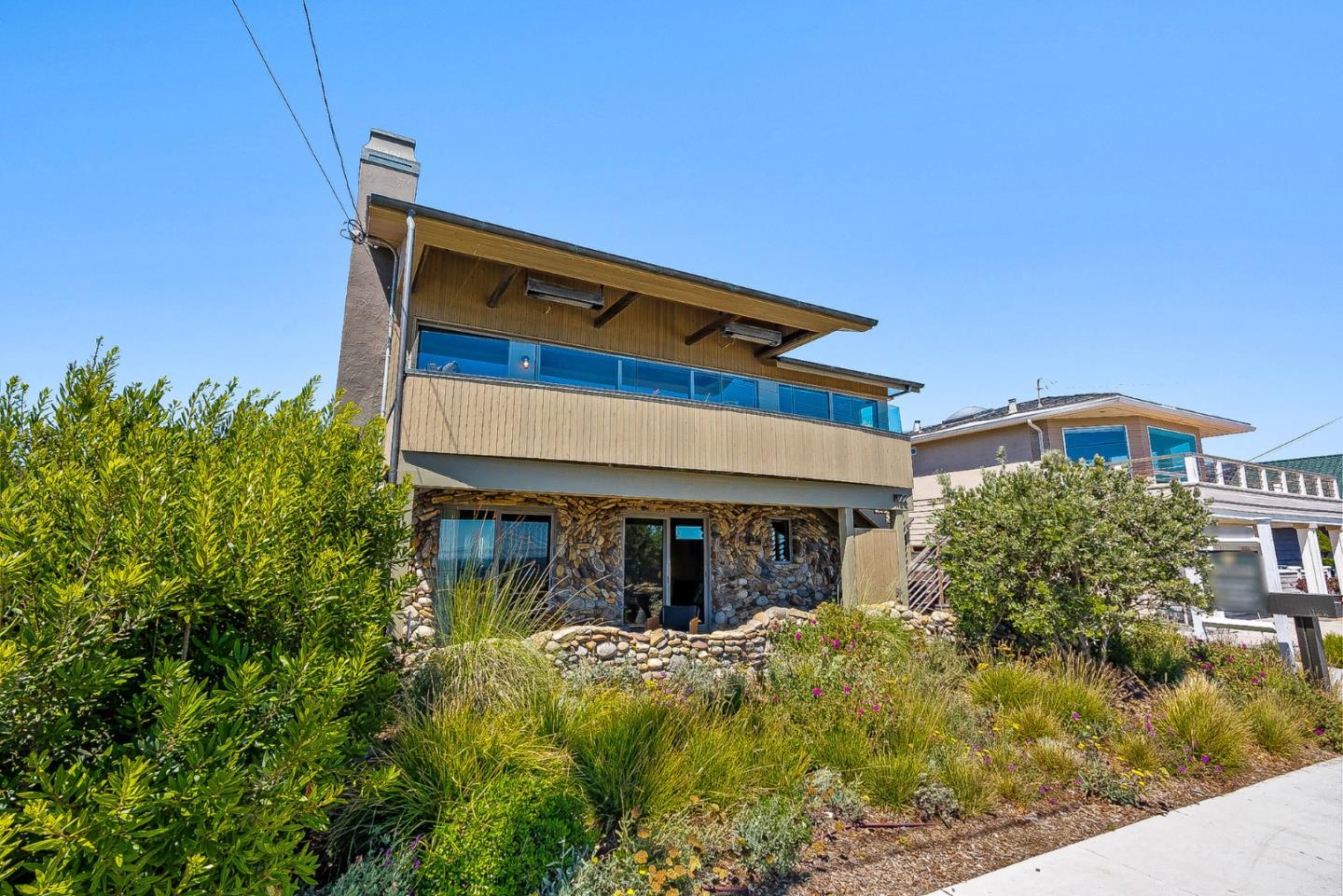 Detail Gallery Image 12 of 90 For 1122 W Cliff Dr, Santa Cruz,  CA 95060 - 4 Beds | 4/1 Baths
