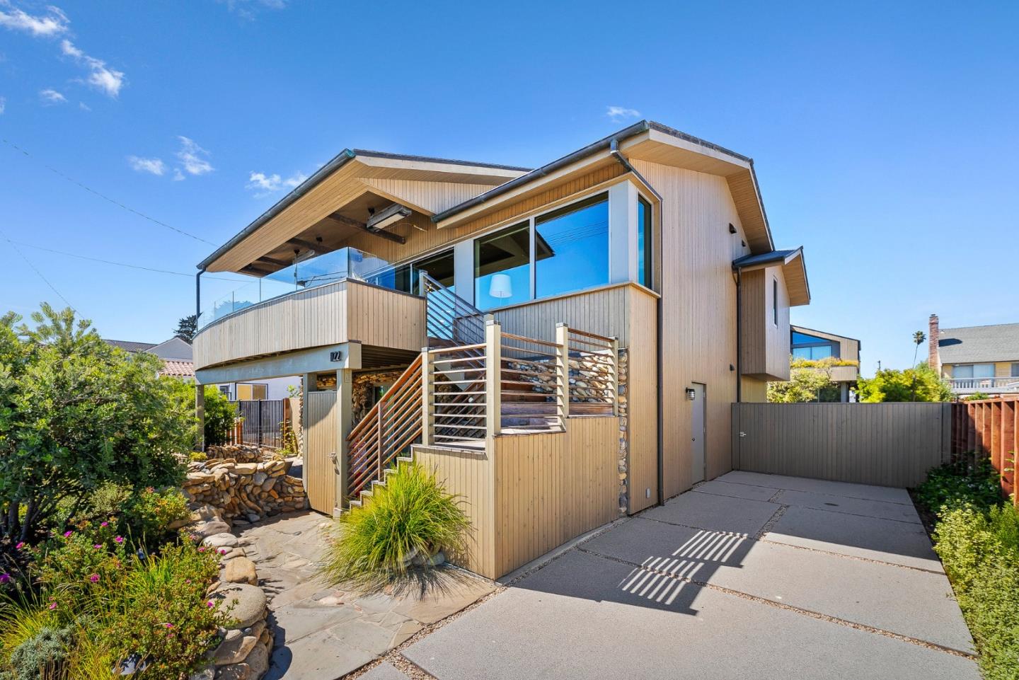 Detail Gallery Image 13 of 90 For 1122 W Cliff Dr, Santa Cruz,  CA 95060 - 4 Beds | 4/1 Baths