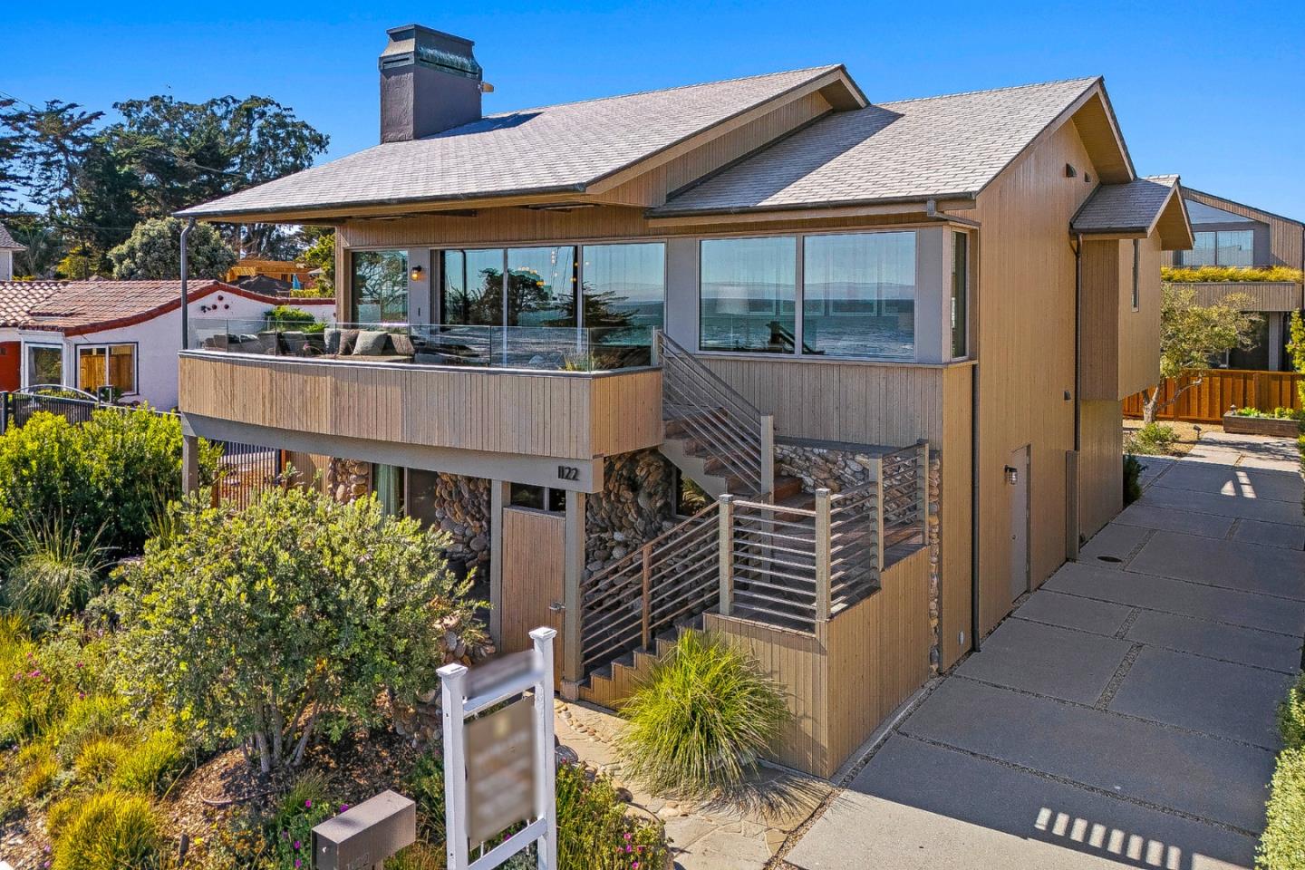 Detail Gallery Image 15 of 90 For 1122 W Cliff Dr, Santa Cruz,  CA 95060 - 4 Beds | 4/1 Baths