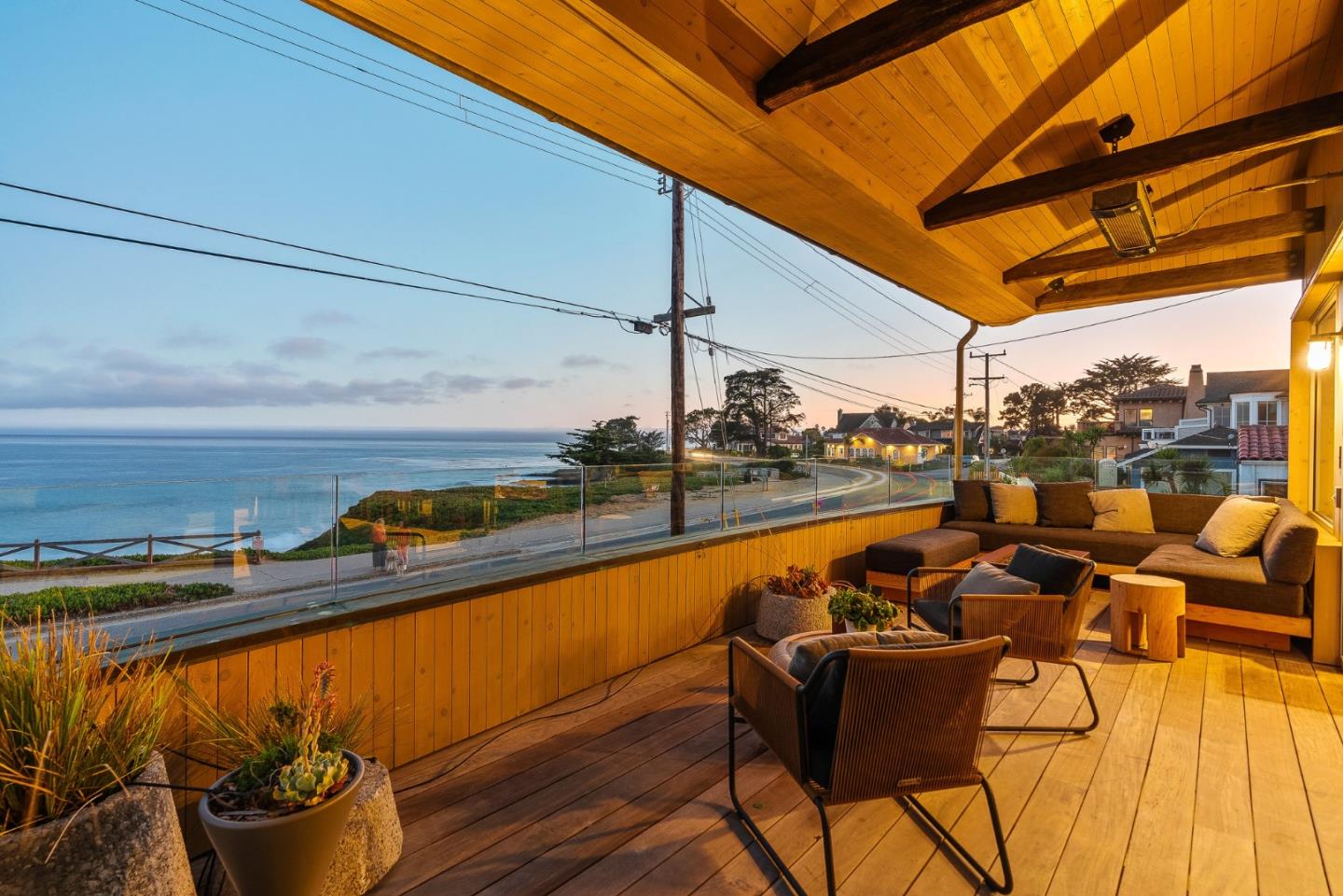Detail Gallery Image 4 of 90 For 1122 W Cliff Dr, Santa Cruz,  CA 95060 - 4 Beds | 4/1 Baths