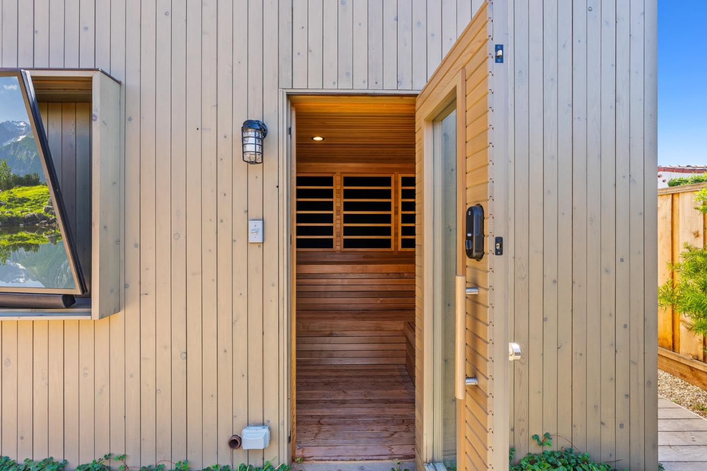 Detail Gallery Image 54 of 90 For 1122 W Cliff Dr, Santa Cruz,  CA 95060 - 4 Beds | 4/1 Baths