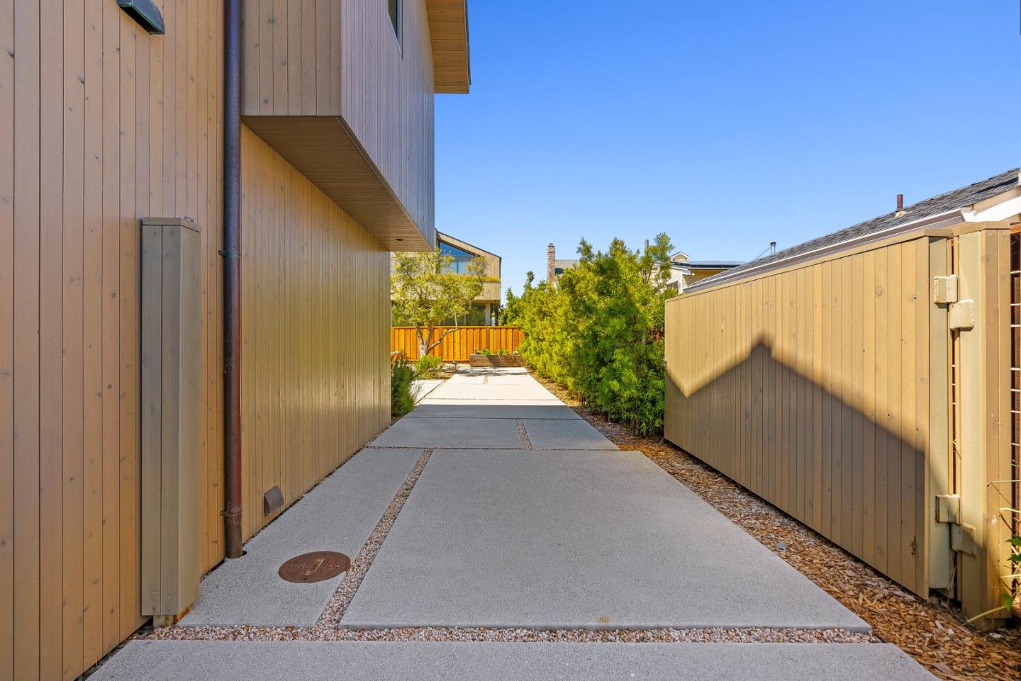 Detail Gallery Image 56 of 90 For 1122 W Cliff Dr, Santa Cruz,  CA 95060 - 4 Beds | 4/1 Baths