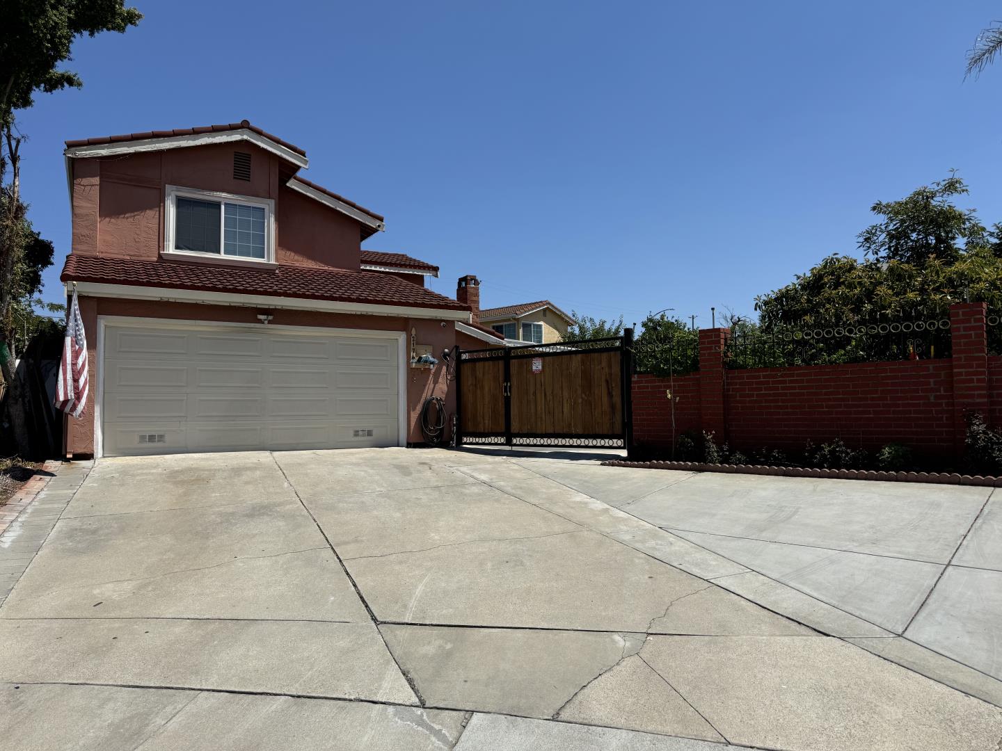 Detail Gallery Image 1 of 38 For 2176 Laddie Ct, San Jose,  CA 95121 - 4 Beds | 3 Baths