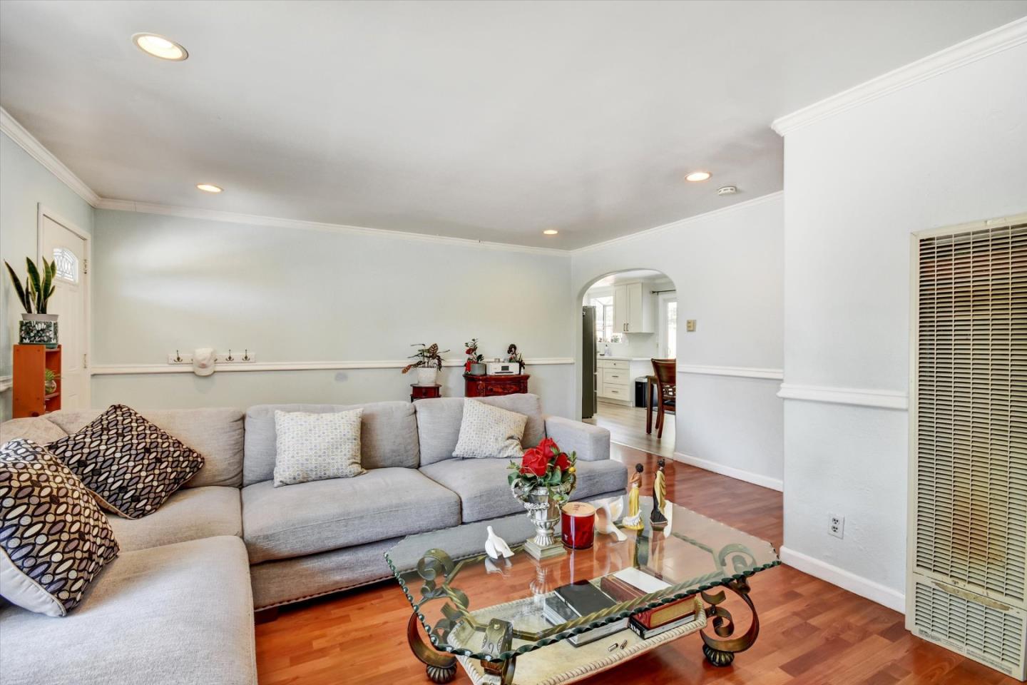 Detail Gallery Image 13 of 40 For 14202 Lucian Ave, San Jose,  CA 95127 - 3 Beds | 1 Baths