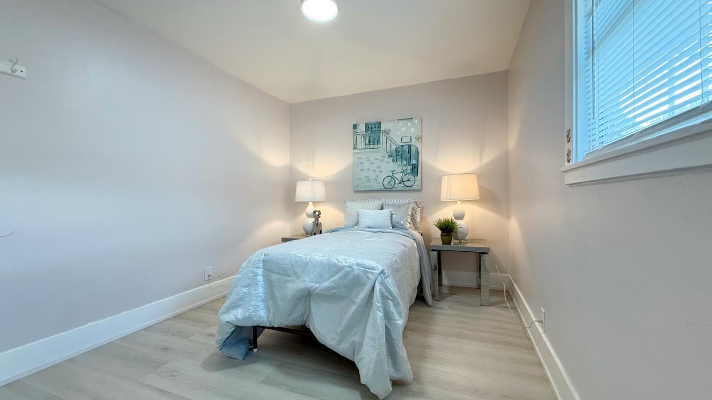 Detail Gallery Image 17 of 24 For 10923 Foothill Blvd, Oakland,  CA 94605 - 3 Beds | 2 Baths
