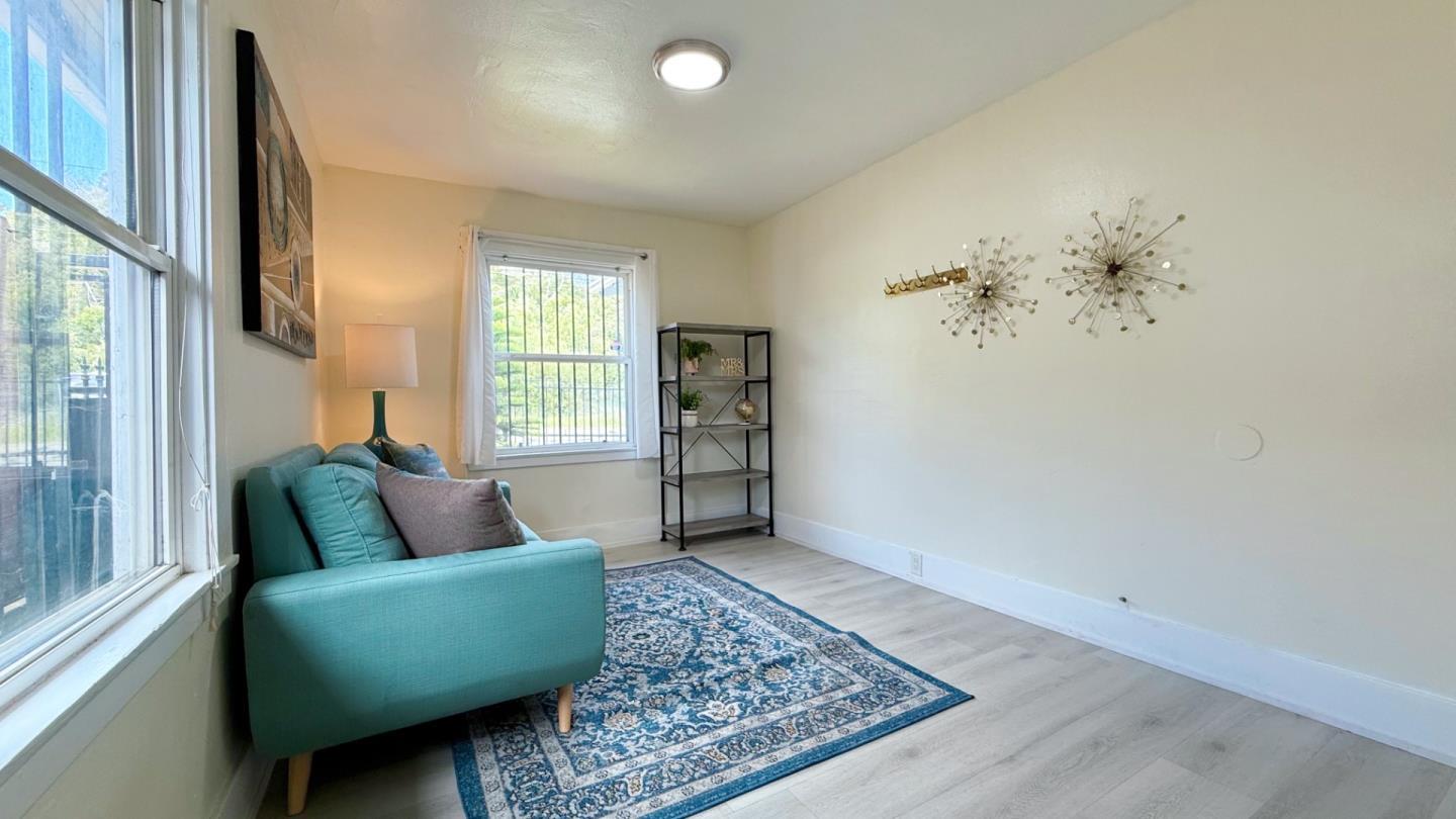 Detail Gallery Image 19 of 24 For 10923 Foothill Blvd, Oakland,  CA 94605 - 3 Beds | 2 Baths