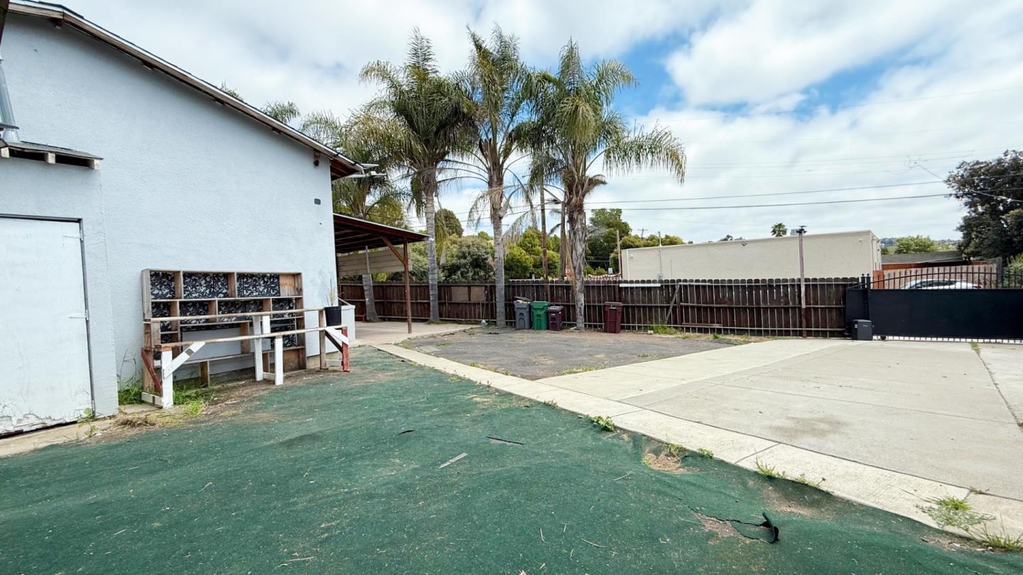 Detail Gallery Image 23 of 24 For 10923 Foothill Blvd, Oakland,  CA 94605 - 3 Beds | 2 Baths
