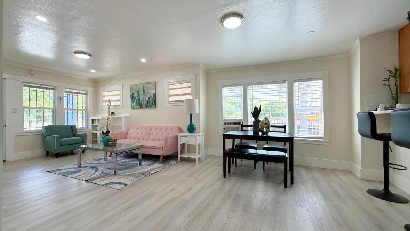 Detail Gallery Image 7 of 24 For 10923 Foothill Blvd, Oakland,  CA 94605 - 3 Beds | 2 Baths