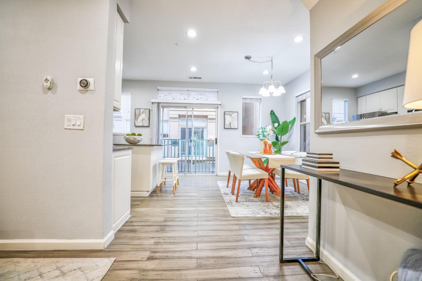 Detail Gallery Image 17 of 48 For 151 Jasmine Ct, Mountain View,  CA 94043 - 3 Beds | 2/1 Baths