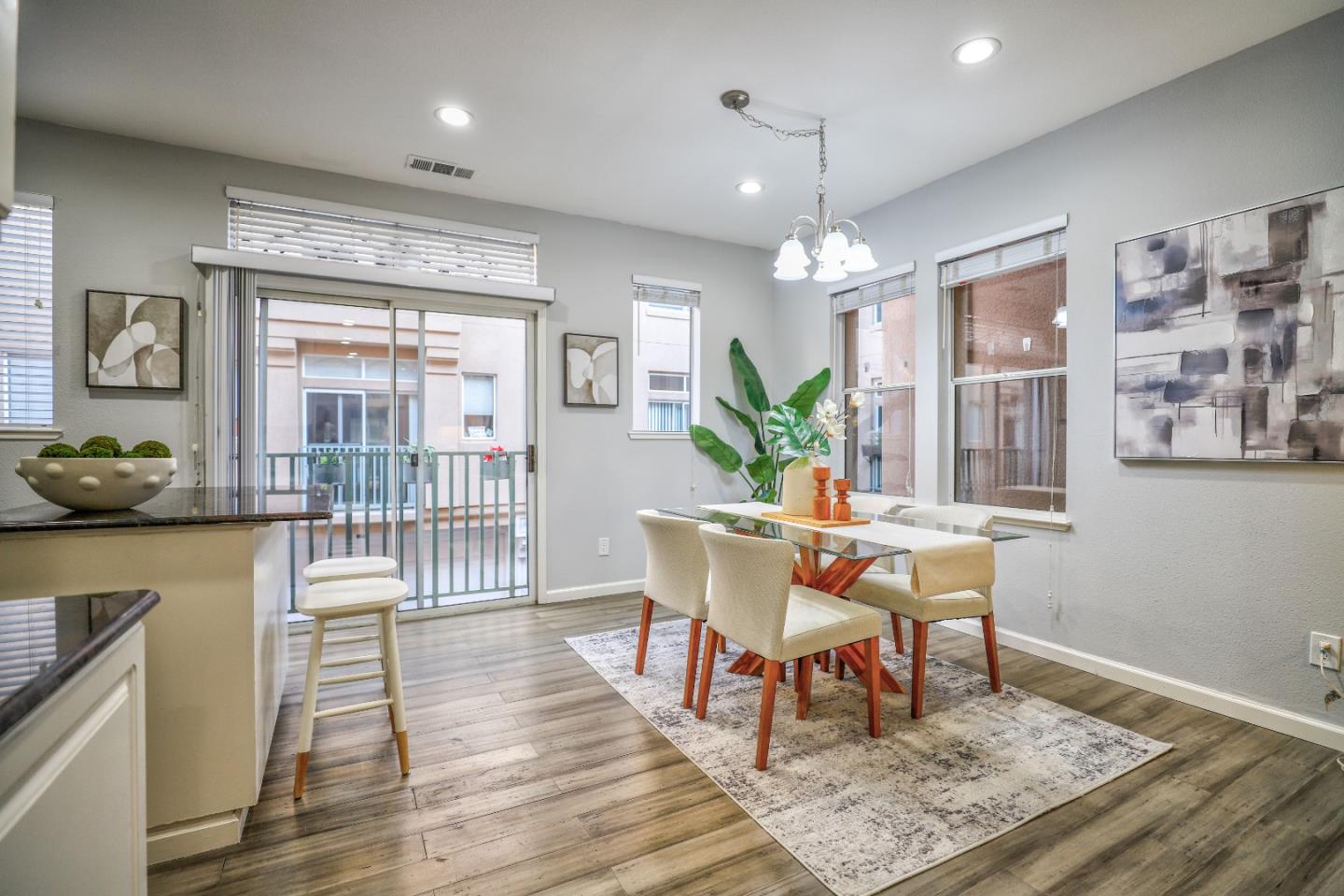 Detail Gallery Image 18 of 48 For 151 Jasmine Ct, Mountain View,  CA 94043 - 3 Beds | 2/1 Baths