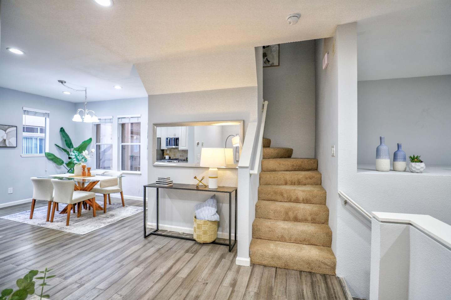 Detail Gallery Image 21 of 48 For 151 Jasmine Ct, Mountain View,  CA 94043 - 3 Beds | 2/1 Baths