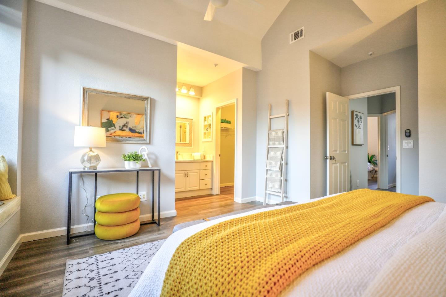 Detail Gallery Image 22 of 48 For 151 Jasmine Ct, Mountain View,  CA 94043 - 3 Beds | 2/1 Baths