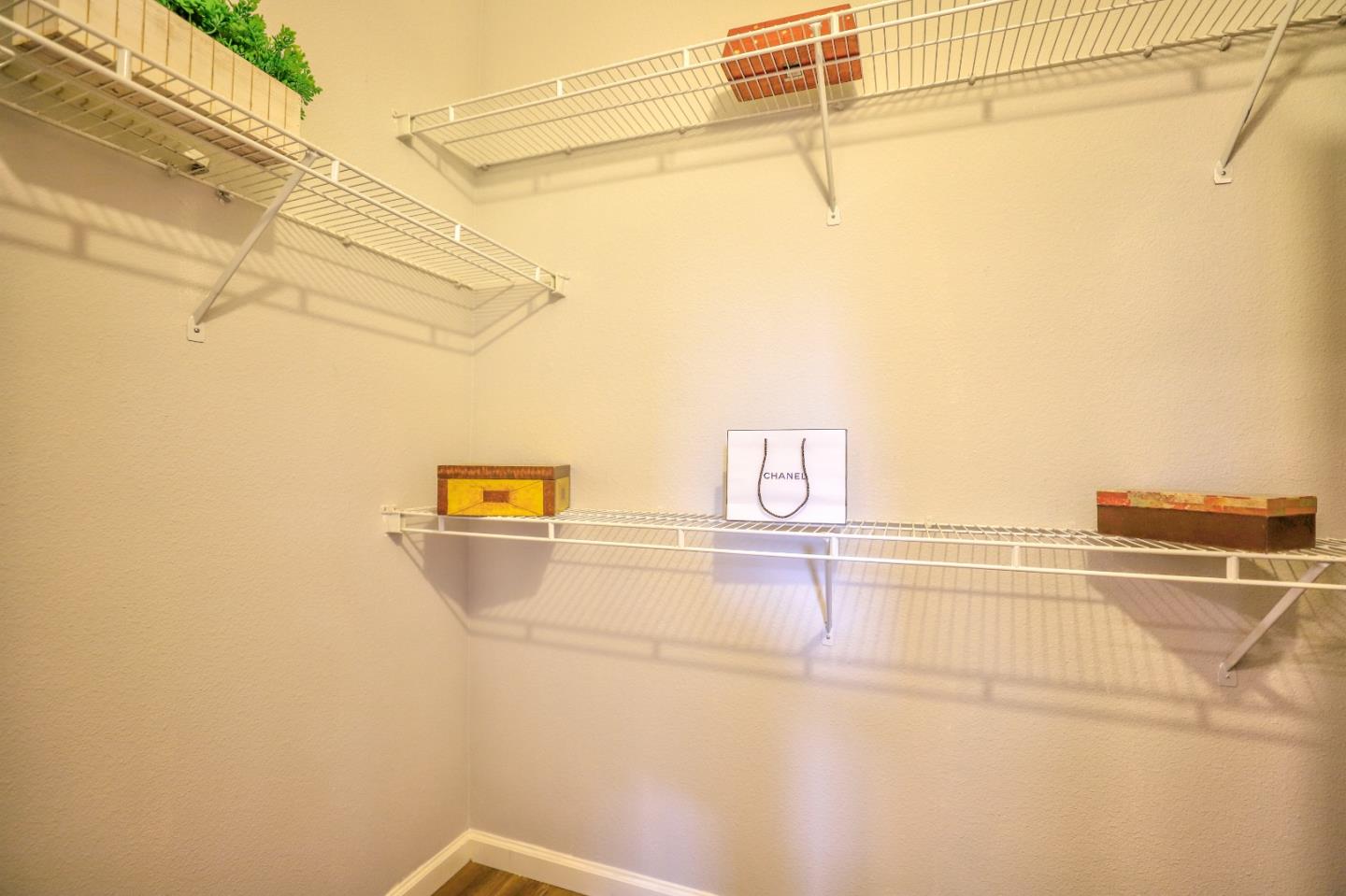Detail Gallery Image 33 of 48 For 151 Jasmine Ct, Mountain View,  CA 94043 - 3 Beds | 2/1 Baths