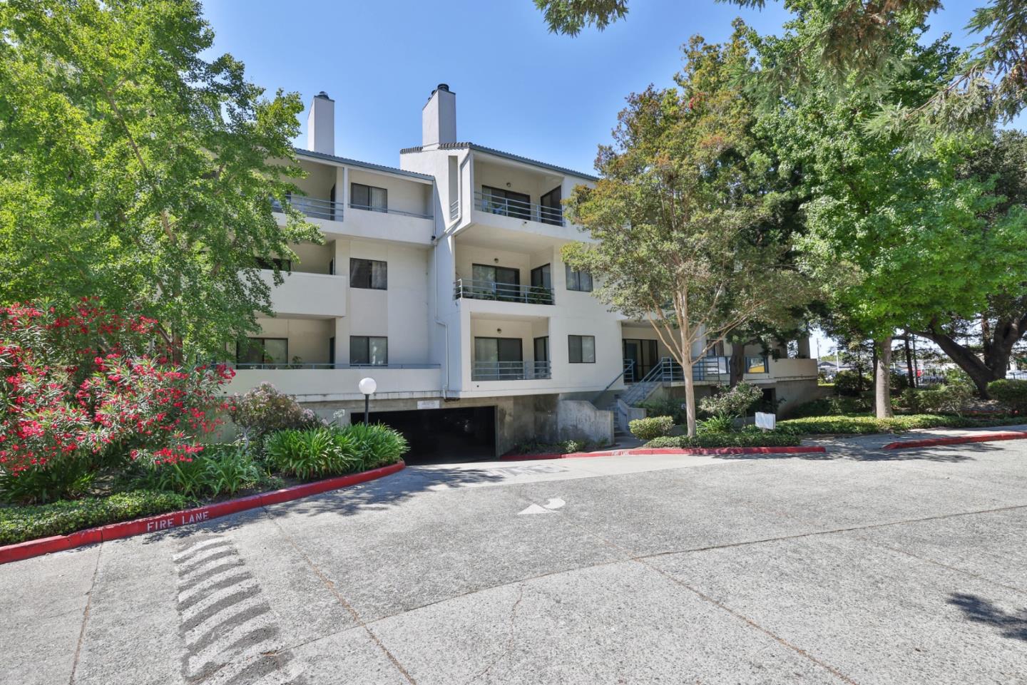 Detail Gallery Image 17 of 19 For 4691 Albany Cir #126,  San Jose,  CA 95129 - 1 Beds | 1 Baths