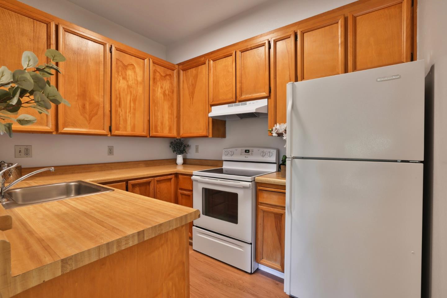 Detail Gallery Image 4 of 19 For 4691 Albany Cir #126,  San Jose,  CA 95129 - 1 Beds | 1 Baths