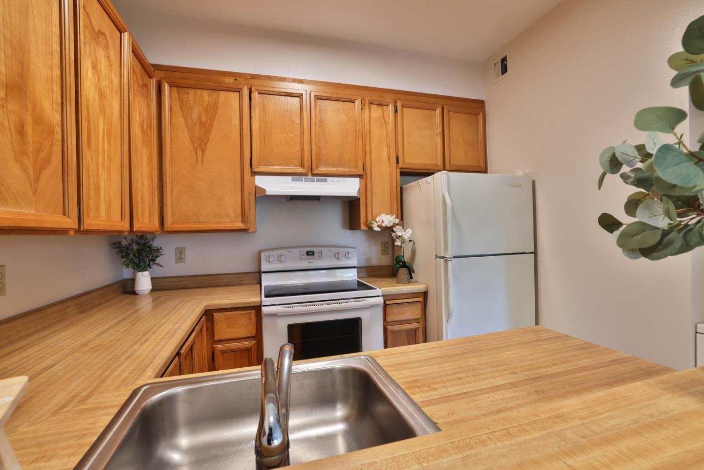 Detail Gallery Image 5 of 19 For 4691 Albany Cir #126,  San Jose,  CA 95129 - 1 Beds | 1 Baths
