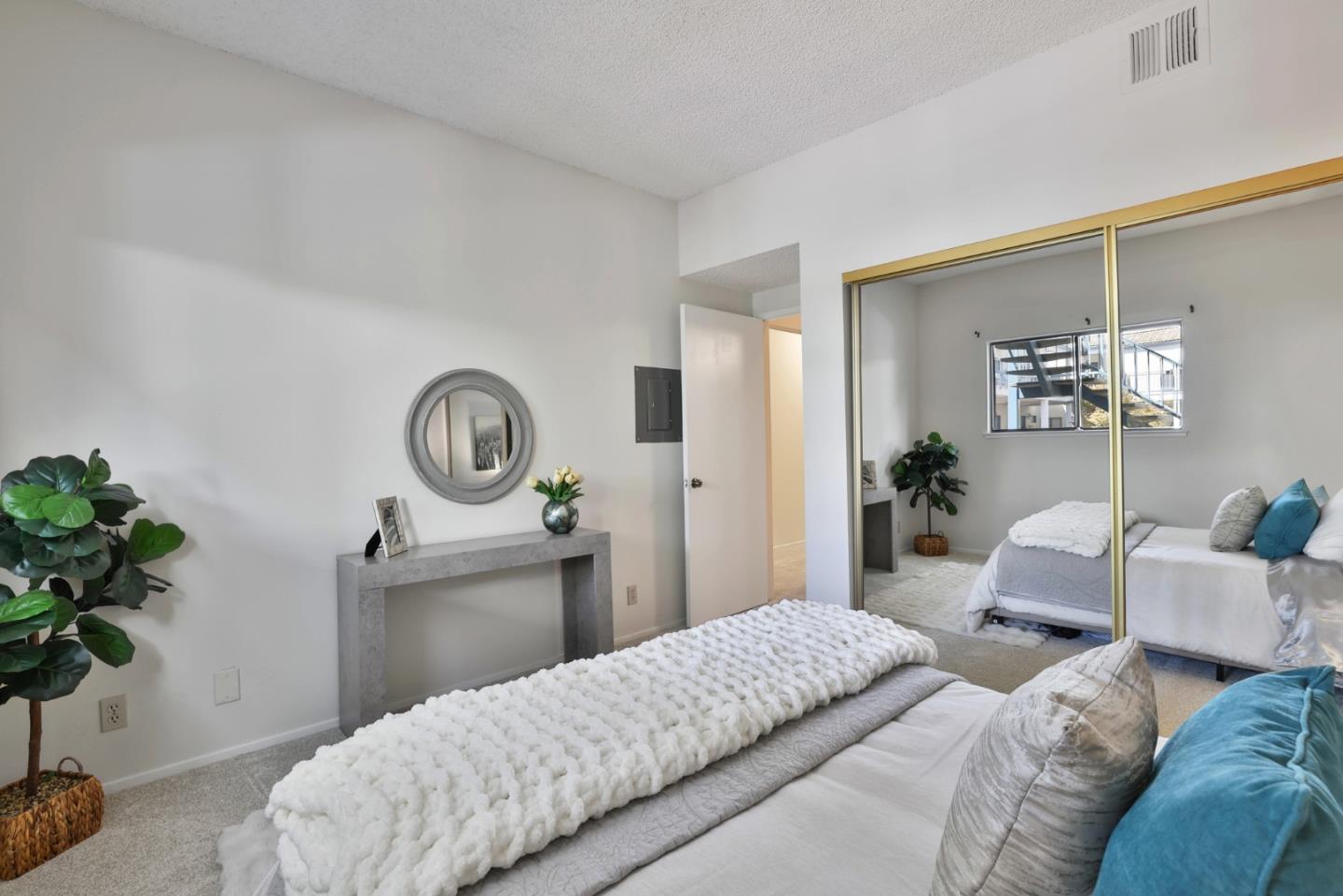Detail Gallery Image 9 of 19 For 4691 Albany Cir #126,  San Jose,  CA 95129 - 1 Beds | 1 Baths