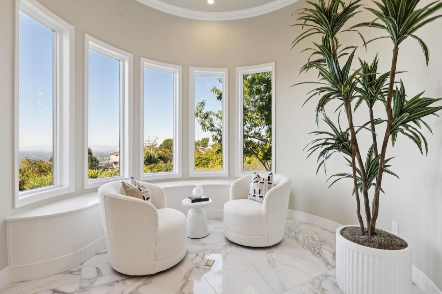 Detail Gallery Image 17 of 109 For 16383 Aztec Ridge Dr, Los Gatos,  CA 95030 - 6 Beds | 6/2 Baths