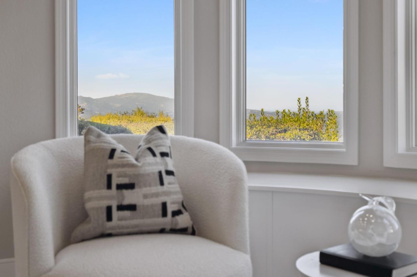 Detail Gallery Image 18 of 109 For 16383 Aztec Ridge Dr, Los Gatos,  CA 95030 - 6 Beds | 6/2 Baths