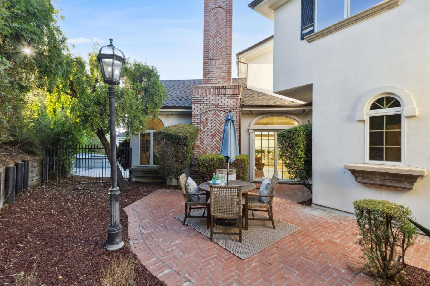 Detail Gallery Image 22 of 109 For 16383 Aztec Ridge Dr, Los Gatos,  CA 95030 - 6 Beds | 6/2 Baths