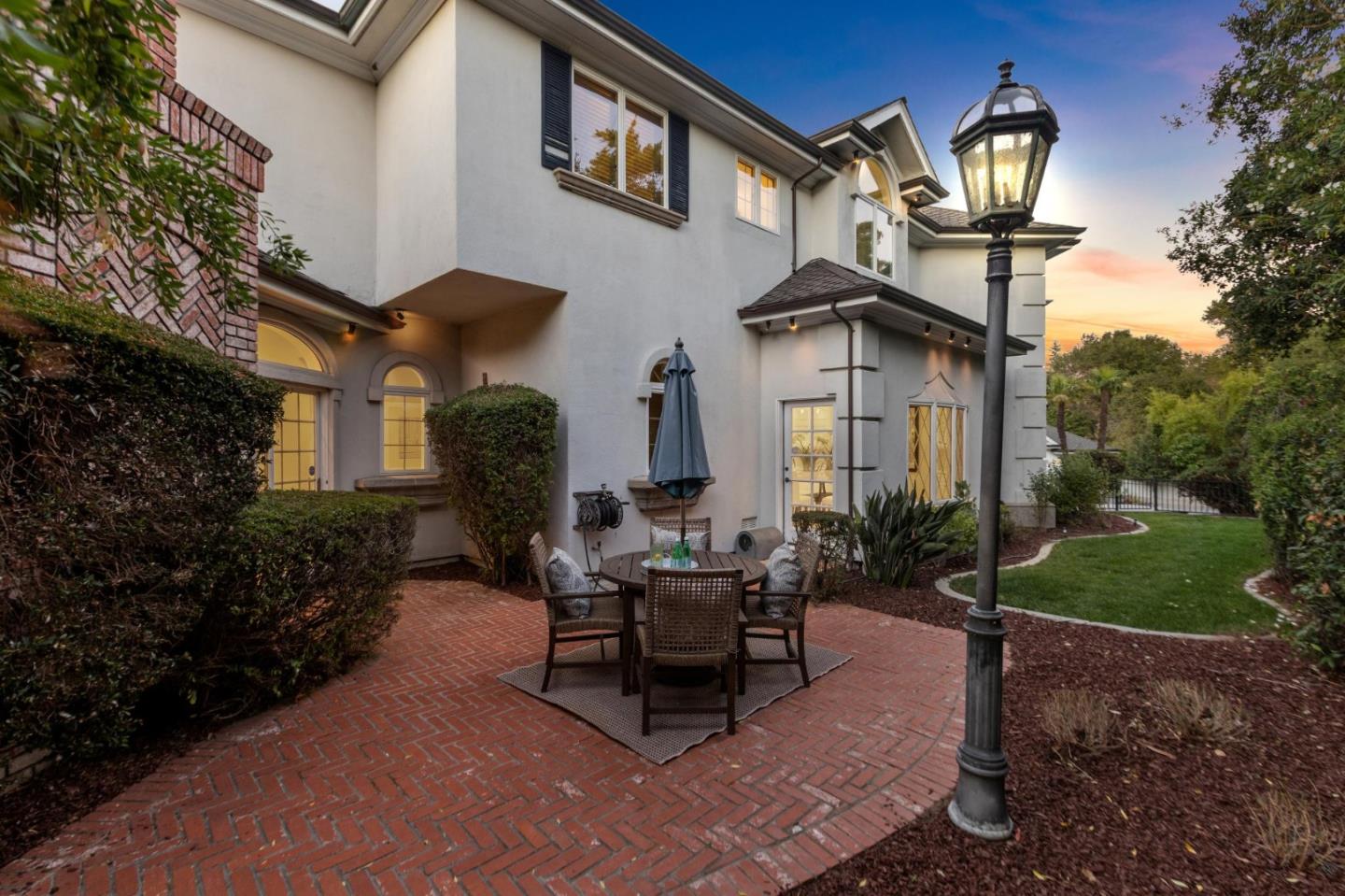 Detail Gallery Image 23 of 109 For 16383 Aztec Ridge Dr, Los Gatos,  CA 95030 - 6 Beds | 6/2 Baths