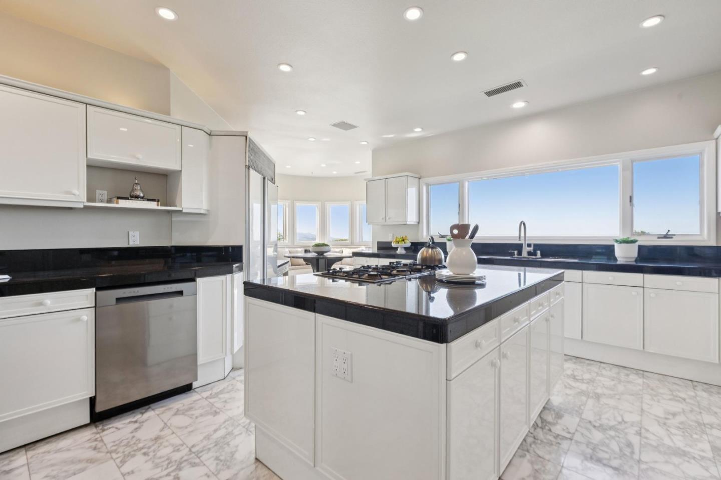 Detail Gallery Image 25 of 109 For 16383 Aztec Ridge Dr, Los Gatos,  CA 95030 - 6 Beds | 6/2 Baths