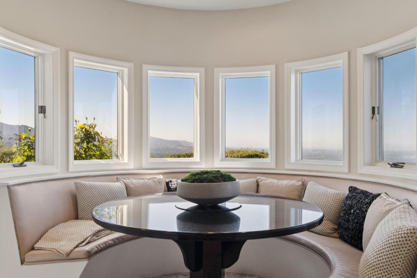Detail Gallery Image 30 of 109 For 16383 Aztec Ridge Dr, Los Gatos,  CA 95030 - 6 Beds | 6/2 Baths