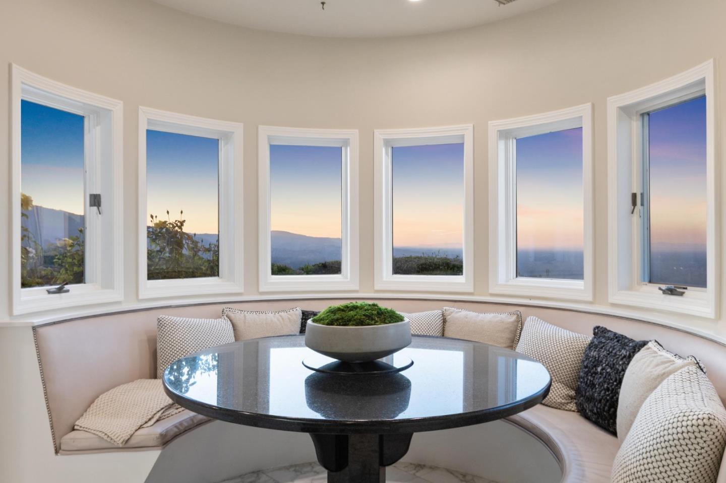 Detail Gallery Image 31 of 109 For 16383 Aztec Ridge Dr, Los Gatos,  CA 95030 - 6 Beds | 6/2 Baths