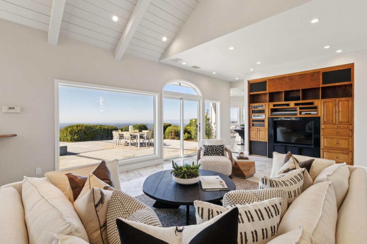 Detail Gallery Image 34 of 109 For 16383 Aztec Ridge Dr, Los Gatos,  CA 95030 - 6 Beds | 6/2 Baths