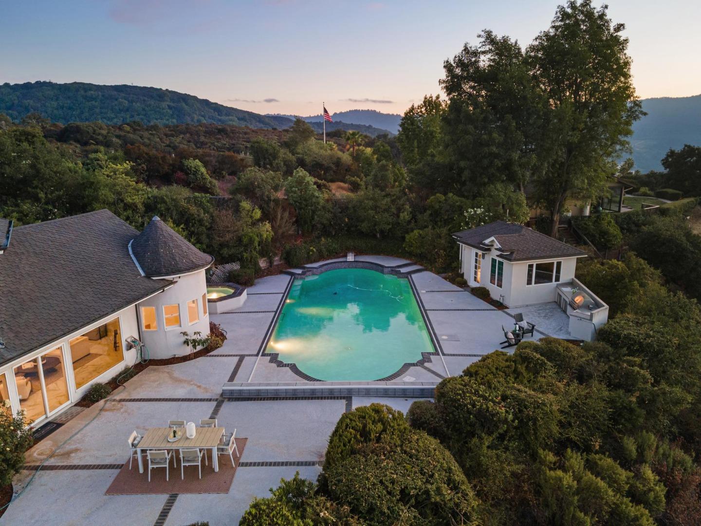 Detail Gallery Image 71 of 109 For 16383 Aztec Ridge Dr, Los Gatos,  CA 95030 - 6 Beds | 6/2 Baths