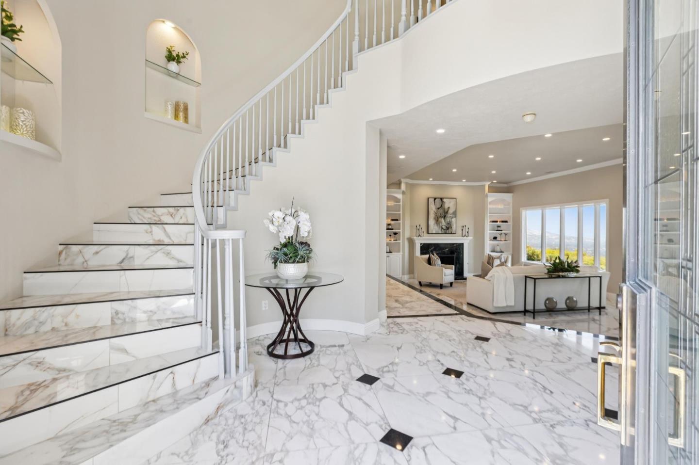 Detail Gallery Image 8 of 109 For 16383 Aztec Ridge Dr, Los Gatos,  CA 95030 - 6 Beds | 6/2 Baths